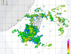 ▲西南風增強，對流籠罩台南灣，降雨最猛烈時間在週六、週日。（圖／翻攝自中央氣象署）