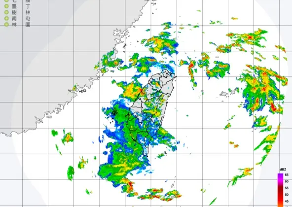 ▲今（17）日午後對流發展旺盛，中央氣象署稍早發布「大雷雨即時訊息」，提醒台灣各地有局部大雨發生的機率。（圖／翻攝自中央氣象署）