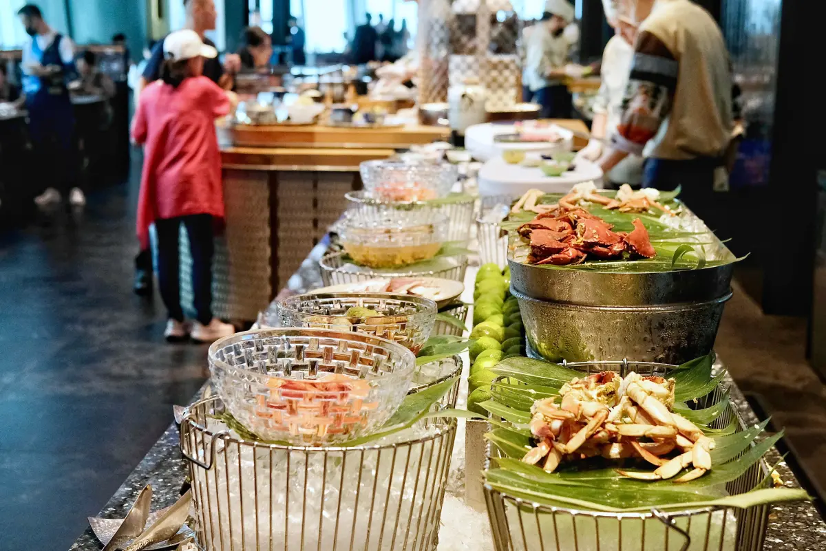 ▲農曆年過後的2月，全台吃到飽餐廳依舊推出各式優惠，以求在年後依舊能吸引顧客上門，本文集結23大有推優惠的吃到飽餐廳品牌，分佈全台共65家分店，各項折扣資訊一次看。（圖／記者葉盛耀攝）