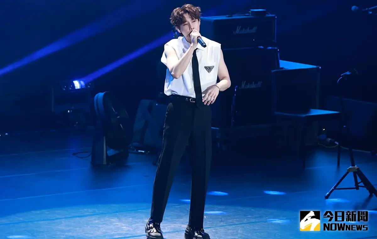 ▲INFINITE隊長金聖圭來台開唱，場上有一位歌迷透露，結束今晚的演唱會後，她明天就要嫁人了。（圖／記者葉政勳攝）