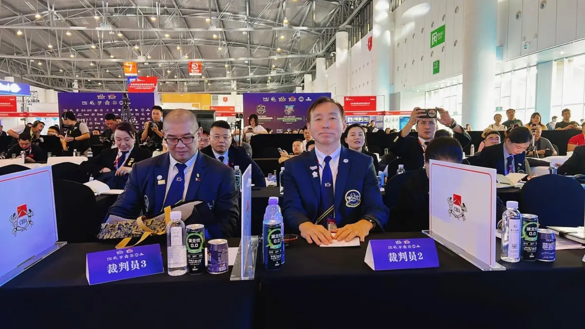 ▲總統盃健身健美賽事，前兄弟象防護員「衣Sir」衣思訓也到場擔任評審，讓不少球迷十分驚訝。（圖／衣思訓提供）