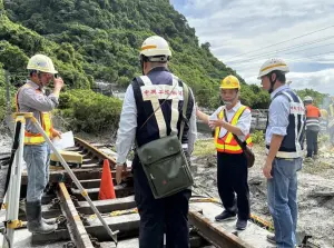 台鐵加速搶修花蓮和仁=崇德段　小清水溪橋改「單跨鋼桁架橋」
