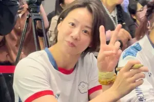 奧運英雄超時5小時寵粉簽名!海報卻遭上網轉賣 連珍羚無奈發聲