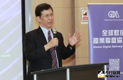 ▲黃彥男便表示，資安就像貓捉老鼠，老鼠一直在進化，甚至老鼠還用AI，跑得很快、攻擊角度也多、技術也新，「我們做貓的人當然也要跟上」，他形容，基本上就是戰爭，而數發部就像網路上的國防部。（圖/記者吳翊緁攝）