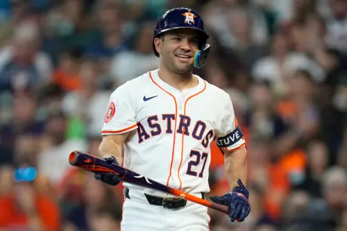 ▲休士頓太空人球星Jose Altuve,在日前面對芝加哥白襪的比賽,敲出直擊計分板的二壘安打,大聯盟官網報導指出,是太空人主場25年來首例。(圖/美聯社/達志影像) ▲休士頓太空人球星Jose Altuve,在日前面對芝加哥白襪的比賽,敲出直擊計分板的二壘安打,大聯盟官網報導指出,是太空人主場25年來首例。(圖/美聯社/達志影像)