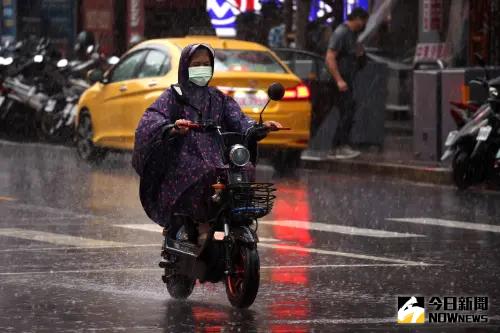 快訊／下班注意！台北、台南等11縣市「大雨特報」　下到晚上　
