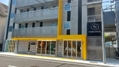 ▲小鹿文娛在全台有多家平價旅館，旗下更有「FAWN HOTEL」旅店，插旗日本大阪市中心。（圖／小鹿文娛提供）