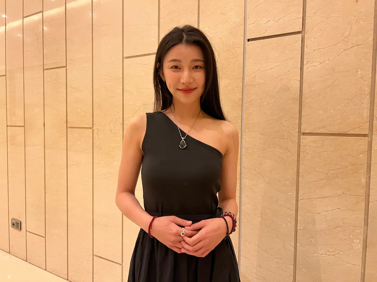 ▲節目《娛樂百分百》的單元「凹嗚狼人殺」捧紅一票藝人，這些固定班底朝夕相處也牽扯出情愛糾葛，采子（如圖）就介入閨密荳荳和何孟遠的感情，兩人因此鬧翻；而篠崎泫也疑似和陳零九有段情，但始終未被證實。（圖／亞洲星探）