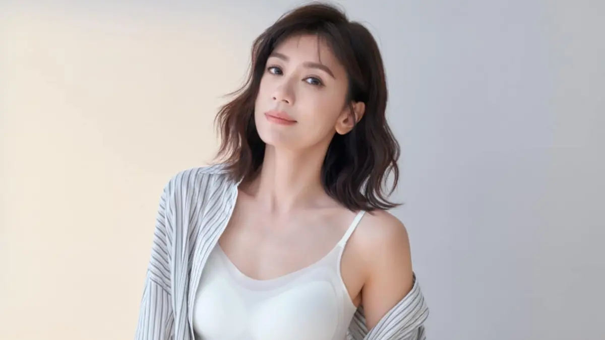 ▲賈靜雯昨（22）日難得在IG上曬出泳裝照，並透露自己帶著2女兒以及老公一家人出門旅遊，還感嘆：「暑假要結束了。」（圖／賈靜雯 臉書）