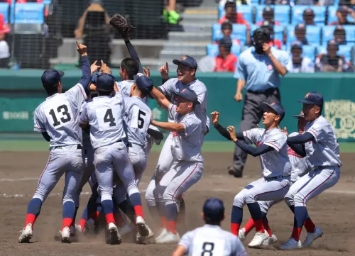 強打中年／全校只有159人卻奪冠！京都國際在甲子園上演奇蹟戲碼
