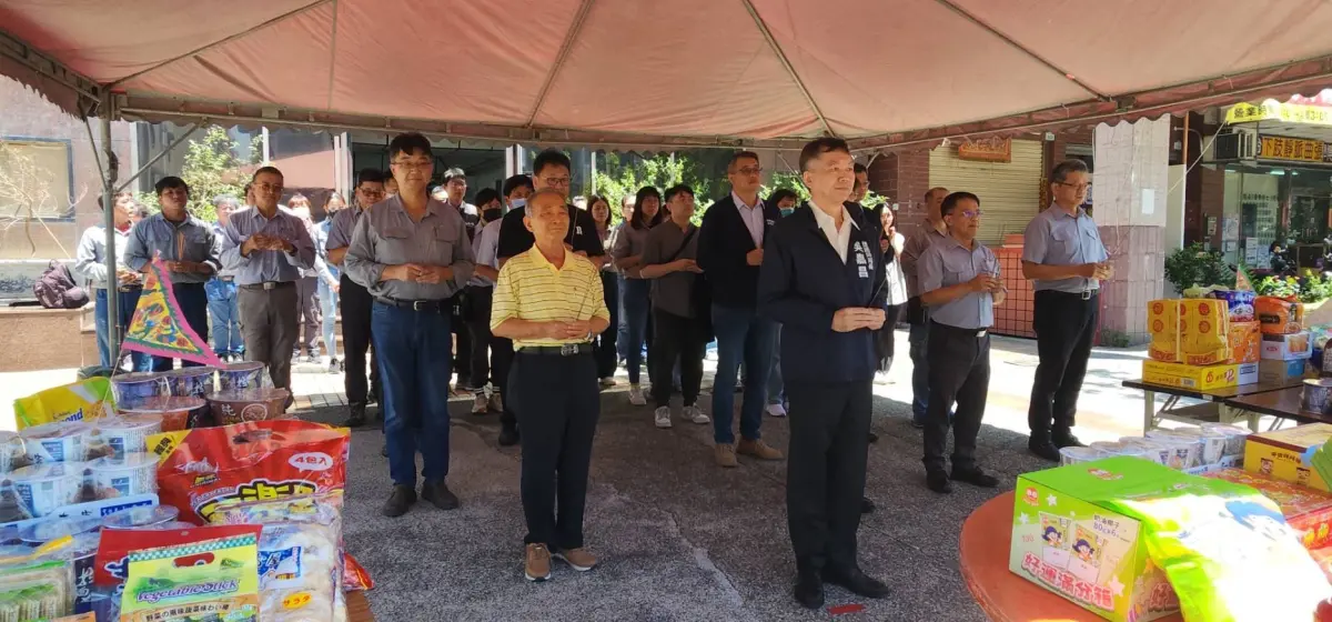 ▲捷運局長吳嘉昌今（23）日率捷運團隊視察小港林園線，並辦理中元普渡儀式，祈佑未來的捷運工程平安順利。（圖／高市府捷運局提供）