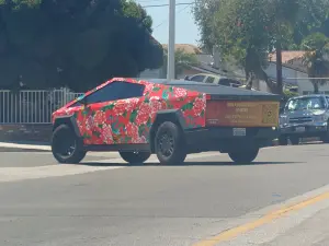 東北大花Cybertruck變外賣車！店家背景超狂　全場卻點名吊車大王
