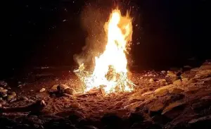 基隆北聖宮普渡祭祀！法船火焰中出現「觀音像」　信眾嘖嘖稱奇
