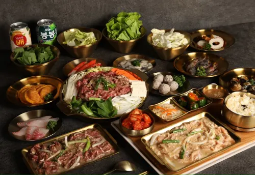 築間今(26)日宣布,集團旗下第13個品牌,也是旗下第4個韓國料理品牌「朴庶韓國銅盤烤肉」8月30日進駐秀泰生活樹林店 ▲築間今(26)日宣布,集團旗下第13個品牌,也是旗下第4個韓國料理品牌「朴庶韓國銅盤烤肉」8月30日進駐秀泰生活樹林店。(圖/築間提供)