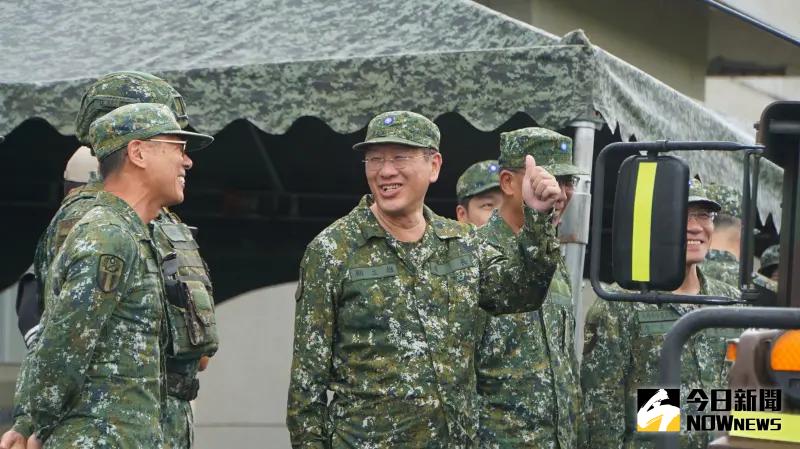 ▲國防部長顧立雄視導天馬操演,比讚肯定新購武器性能與官兵表現。(圖/記者呂炯昌攝,2024.08.26)