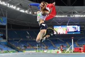 ▲勒弗爾(Marie-Amelie Le Fur)2016年首度參加帕運,記錄下雀躍的時刻。(圖/翻攝paralympic官網) ▲勒弗爾(Marie-Amelie Le Fur)2016年首度參加帕運,記錄下雀躍的時刻。(圖/翻攝paralympic官網)