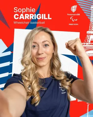 Sophie Carrigill曾是一名運動健將,曾打過籃網球、曲棍球和網球,但在2010年隨家人前往美國度假時,因發生車禍導致胸椎骨折 ▲Sophie Carrigill曾是一名運動健將,曾打過籃網球、曲棍球和網球,但在2010年隨家人前往美國度假時,因發生車禍導致胸椎骨折。(圖/Sophie Carrigill IG)