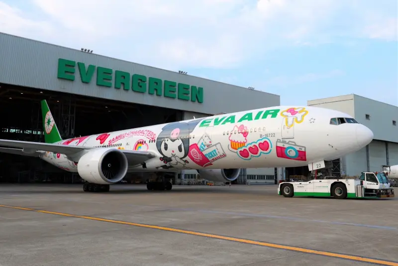 ▲長榮航空與三麗鷗公司再度攜手推出三架全新的Hello Kitty彩繪機。(圖/長榮航空提供)