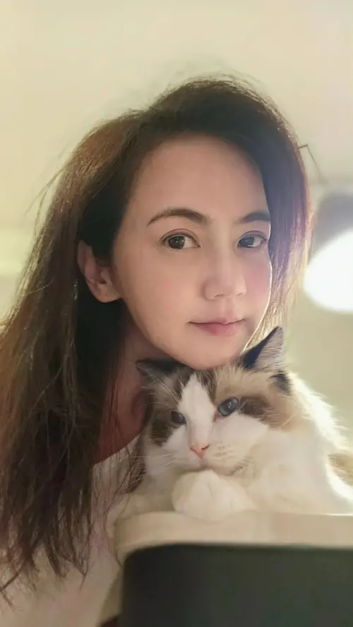 ▲簡沛恩這幾年陸續送走外婆、爸爸及像女兒的愛貓「米粒」，看透生死。（圖／簡沛恩Threads）