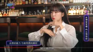 安芝儇分享先前在韓國跳啦啦隊時的辛酸經歷,講到一半忍不住哭了。(圖/Talk一杯 YouTube) ▲安芝儇分享先前在韓國跳啦啦隊時的辛酸經歷,講到一半忍不住哭了。(圖/Talk一杯 YouTube)