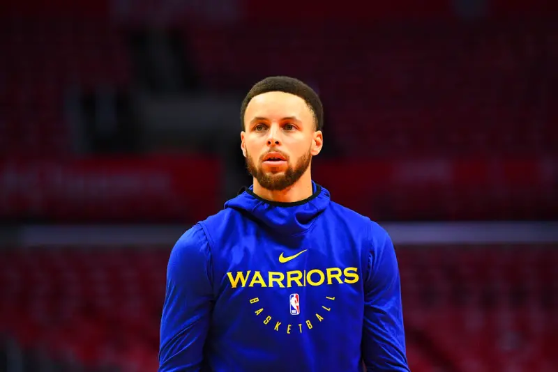 ▲Stephen Curry近日和金州勇士簽下一份1年6260萬美元（約合台幣19.9億）的提前續約合約，《The Athletic》記者Marcus Thompson II透露續約隱含著另一種意義，代表Curry對於勇士管理層今夏運營投下「信任票」。（圖／美聯社／達志影像）