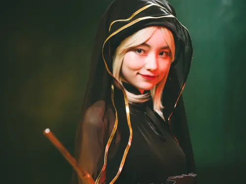 圍棋女神黑嘉嘉性感變身！Cosplay金髮黑紗魔法師：不要一直幻想
