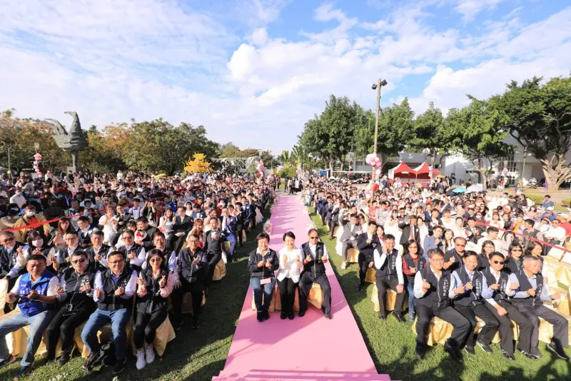 ▲台中市民暨公教人員聯合婚禮於一德洋樓及一德公園盛大舉行，限額100對不到兩天即額滿，創下歷史紀錄(圖／民政局提供2024.9.1)