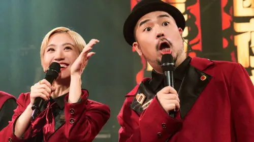 ▲阿達（右）曾和Lulu（左）、美麗本人一起主持《夜市王》，形象陽光又正面。（圖／緯來電視提供）