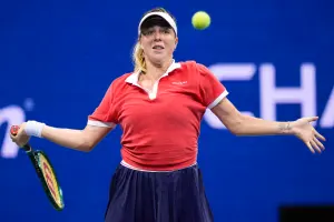 ▲俄羅斯選手Anastasia Pavlyuchenkova，在美網女單32強交手球后Iga Swiatek，被《網球王子》中的絕技「白鯨」得分，當下神情相當無奈。（圖／美聯社／達志影像）