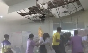 鳥糞太多!泰國百年歷史建築天花板崩塌 原因竟與鴿子糞有關