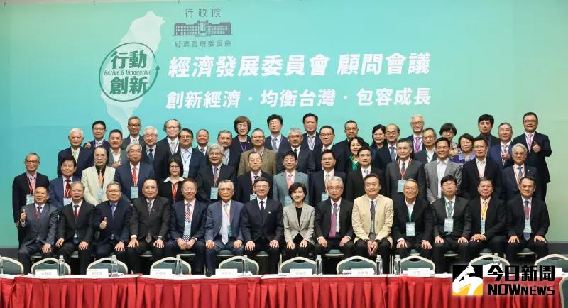 ▲行政院經濟發展委員會第1次顧問甫落幕,身兼「包容成長」組召集人的中研院士朱敬一發出聲明,對經發會提出5點質疑。(圖/記者陳明安攝)