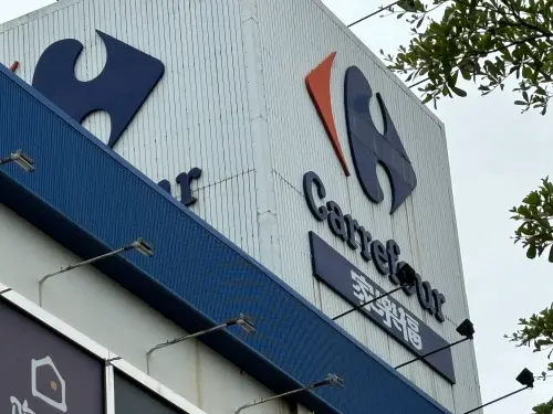 ▲家樂福這個名稱在今年即將走入歷史，目前全新名稱尚未確定。（圖／記者徐銘穗攝）