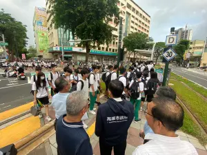 高雄輕軌成圓效應　近校8站半年內運量大增35％
