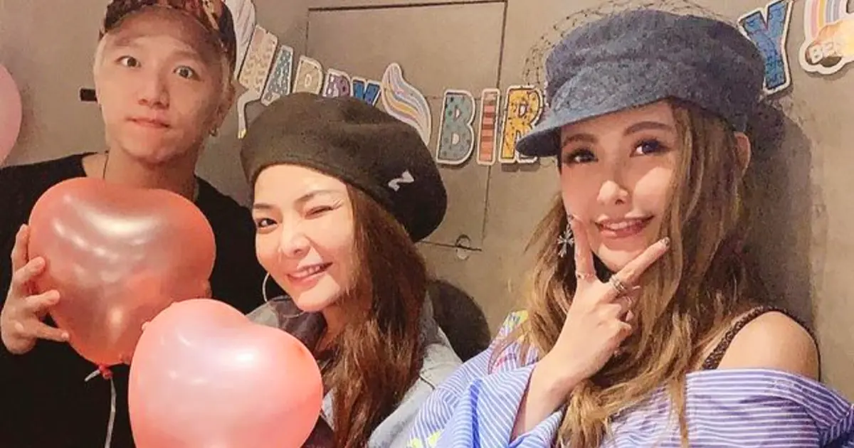 ▲愷樂（左）怒批「前友人」賣友求榮，有網友在留言區標記小甜甜（右）的帳號，猜測愷樂指的就是她，兩人過往恩怨也被挖出。（圖 / 愷樂、小甜甜IG）