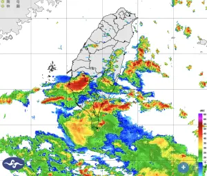 ▲受摩羯颱風外圍環流、午後對流發展旺盛影響，南台灣有大片對流雲系移入，導致大雨、雷擊不斷出現。（圖／中央氣象署）