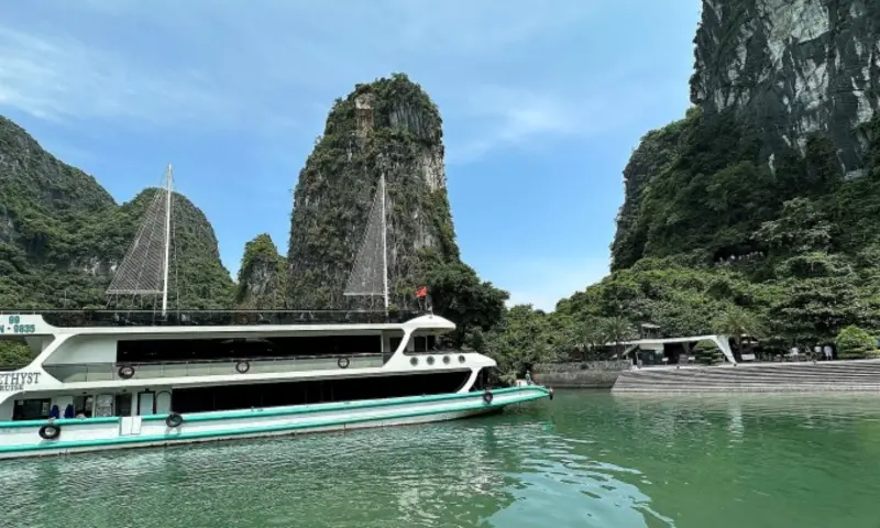 ▲由於摩羯颱風也將影響下龍灣、蘭哈灣等旅遊勝地,不少旅行業者已著手調整甚至取消本週末的相關行程。(圖/翻攝自越南快訊網)