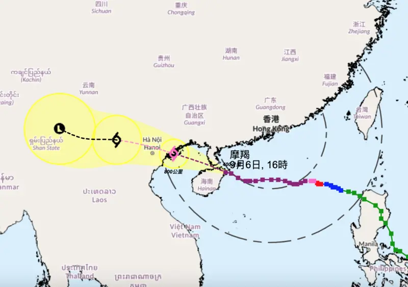 ▲強烈颱風「摩羯」持續朝中國廣東、海南方向前進，逐漸遠離香港，香港天文台今日中午12時4分改掛出3號風球，有上班族因此需要返工，惹來網上怨聲載道。（圖／翻攝自香港天文台）