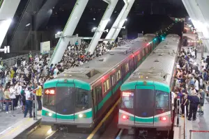 ▲演唱會於晚間21時整點結束,21時25分鐘內場內清空,22時25分即完成疏運,費時85分鐘。(圖/高市府提供) ▲演唱會於晚間21時整點結束,21時25分鐘內場內清空,22時25分即完成疏運,費時85分鐘。(圖/高市府提供)