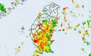 ▲中南部下起大雷雨。（圖／氣象署）