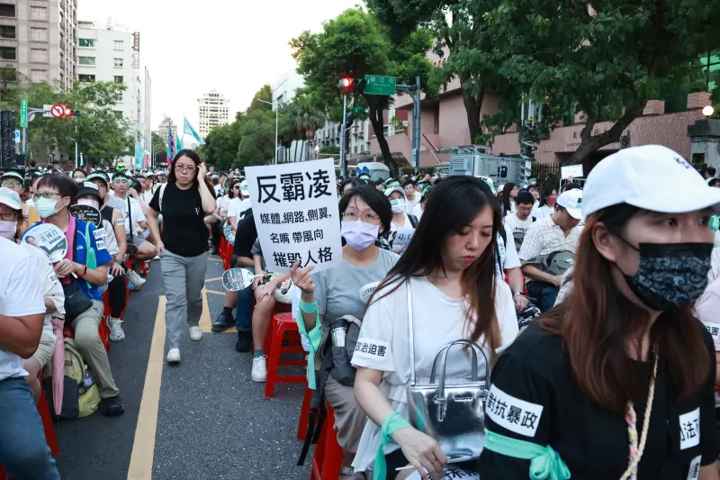 ▲民眾黨為聲援因京華城案被羈押的黨主席柯文哲，8日傍晚在立法院群賢樓外舉行首場活動。（圖／記者吳翊緁攝，2024.09.08）