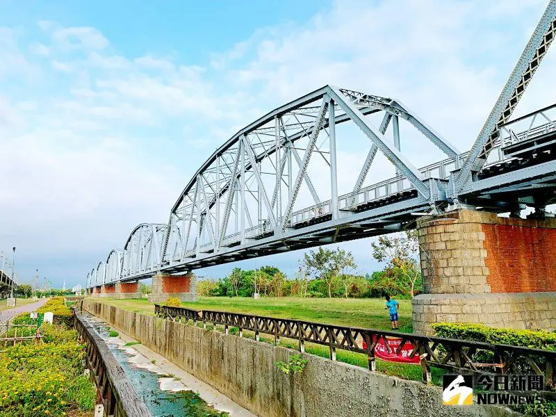 ▲中秋節即將來臨，高雄市工務局提醒所有公園內禁止進行烤肉活動、燃放鞭炮。（圖／記者郭俊暉攝）