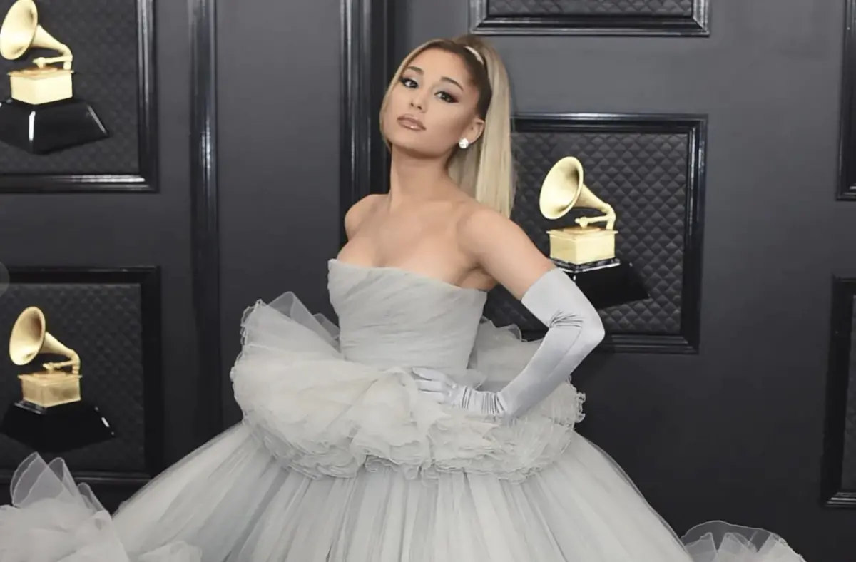 ▲美國流行天后亞莉安娜 （Ariana Grande）在社群發文，點名質問川普支持者「生活真的變好了嗎？」引發白宮火速反擊。（圖／美聯社／達志影像）