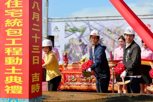 ▲市長陳其邁出席社會住宅動土典禮。(圖／高市府都發局提供)