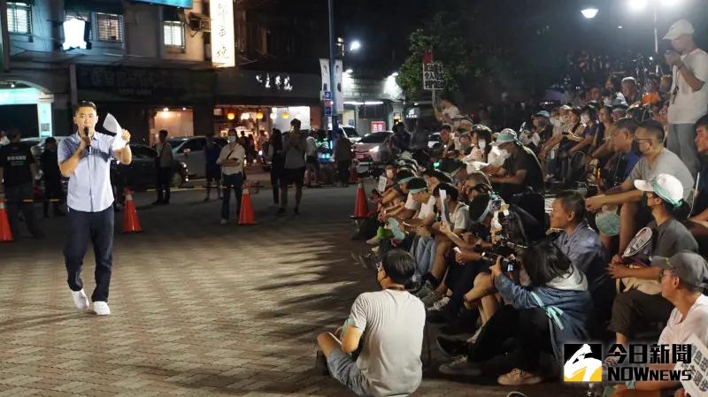 <p>▲民眾黨「Justice! 為司法公義站出來 新北場」，新北市議員陳世軒開講。（圖／記者呂炯昌攝）</p>