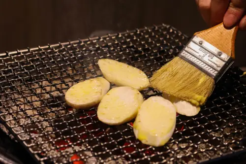 ▲中秋節烤肉、燒烤食材、杏鮑菇。（圖／記者朱永強攝）