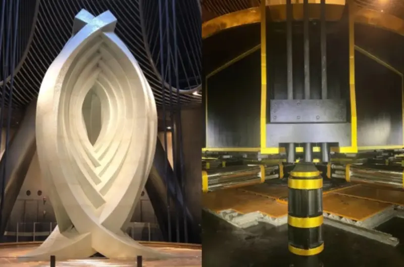 ▲左為上海中心大廈阻尼器展示品「慧眼」、右為阻尼器實際運作情況。(圖/翻攝自微博)