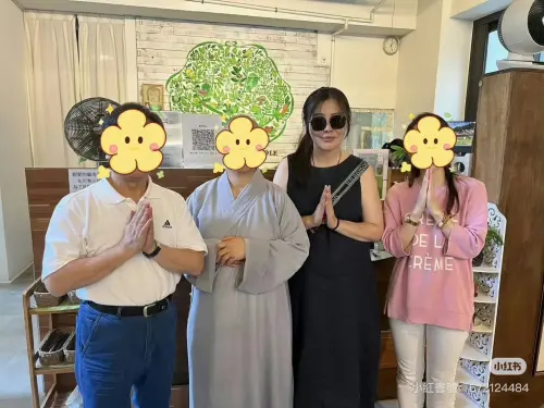 ▲王祖賢中秋返台過節!低調現身台中全被拍 57歲「僵硬臉頰」惹議(圖/小紅書) ▲王祖賢中秋返台過節!低調現身台中全被拍 57歲「僵硬臉頰」惹議(圖/小紅書)