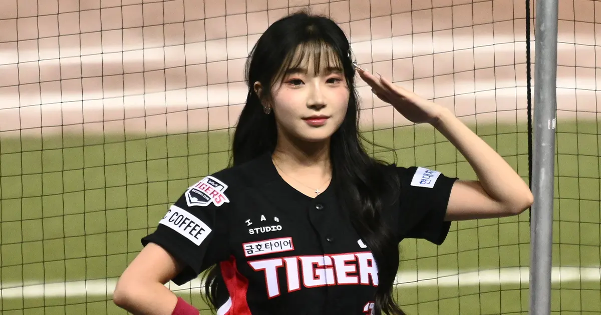 ▲李珠珢和起亞虎啦啦隊隊員曾來台交流，她們均表示被富邦悍將應援曲洗腦，4名少女還重現「32撞」舞步，李珠珢則笑說當啦啦隊體力很重要。（圖／資料照）