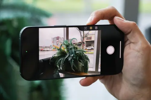 ▲iPhone 16 系列開箱。（圖／記者陳明安攝）