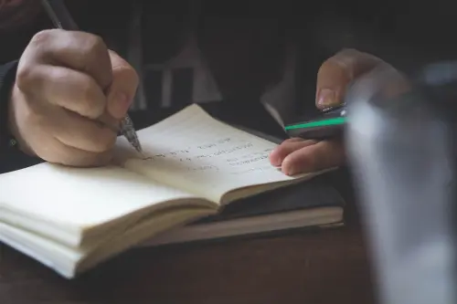 ▲把玩遊戲變成努力過後的獎勵，讓他更有動力讀書。（示意圖／Pixabay）